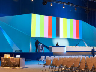 Convenciones & Conferencias